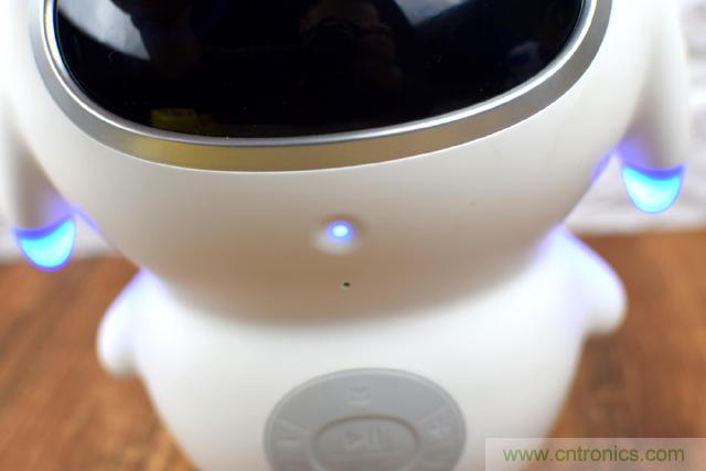 &ldquo;爸爸再不陪我，我就長大了&rdquo;&mdash;&mdash;小騰機(jī)器人