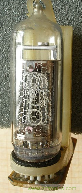 瘋狂技術(shù)男DIY了一個輝光時鐘