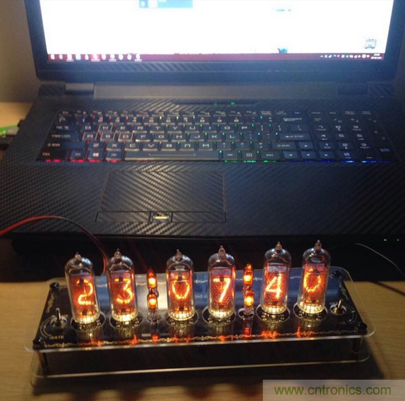 瘋狂技術(shù)男DIY了一個輝光時鐘