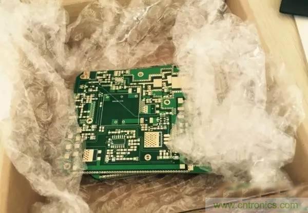 想看大牛是如何DIY射頻功放的嗎？