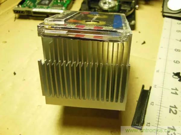 廢舊收音機(jī)如何變身成酷炫機(jī)器人？