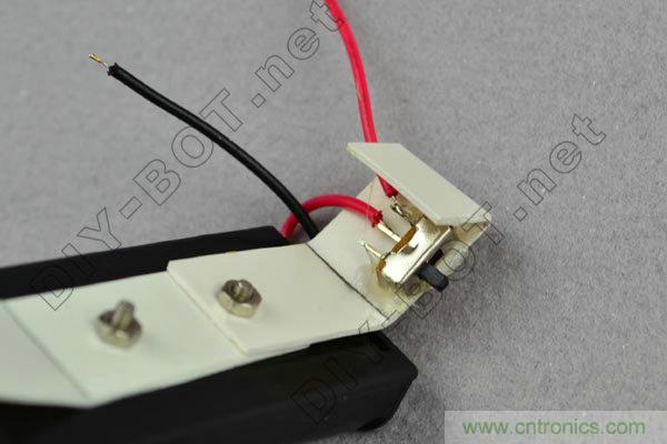 買不起就自己DIY一個四驅(qū)車&ldquo;速行者&rdquo;