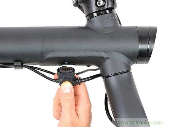 從電池到傳感器，完整拆解小米智能自行車