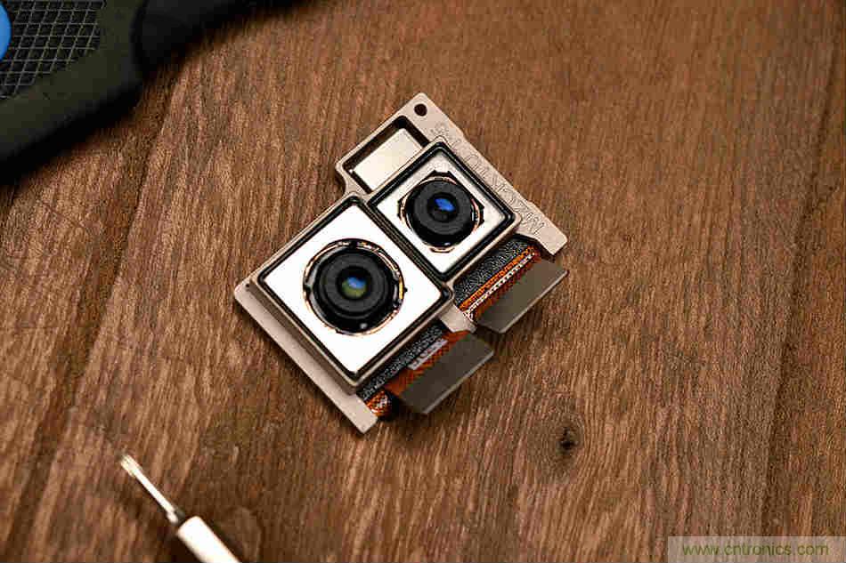 拆解魅族15 Plus：玩轉(zhuǎn)了新概念，但其工藝究竟如何？