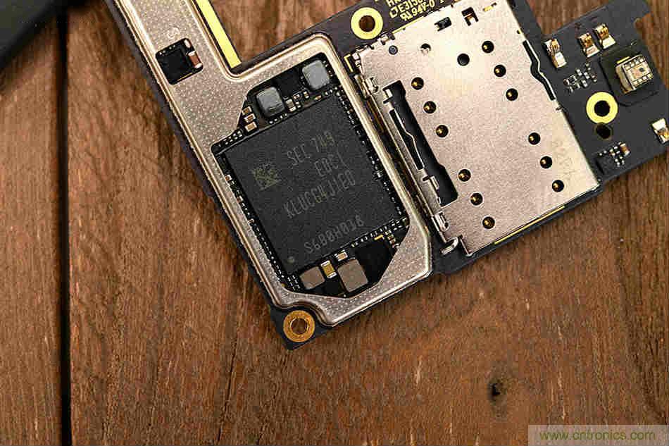 拆解魅族15 Plus：玩轉(zhuǎn)了新概念，但其工藝究竟如何？