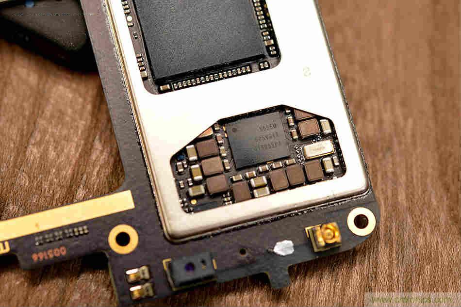 拆解魅族15 Plus：玩轉(zhuǎn)了新概念，但其工藝究竟如何？