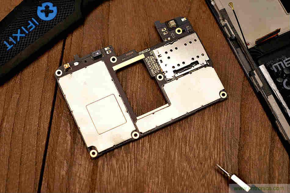 拆解魅族15 Plus：玩轉(zhuǎn)了新概念，但其工藝究竟如何？