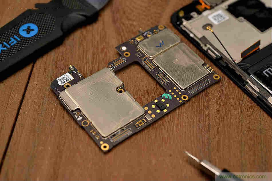 拆解魅族15 Plus：玩轉(zhuǎn)了新概念，但其工藝究竟如何？