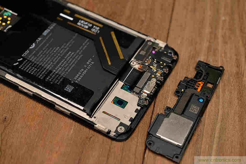 拆解魅族15 Plus：玩轉(zhuǎn)了新概念，但其工藝究竟如何？