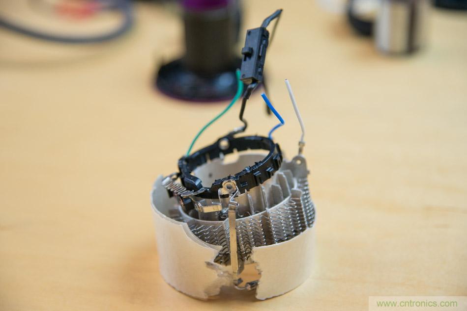 拆解戴森吹風(fēng)機(jī)：近三千元的價(jià)格貴在哪？