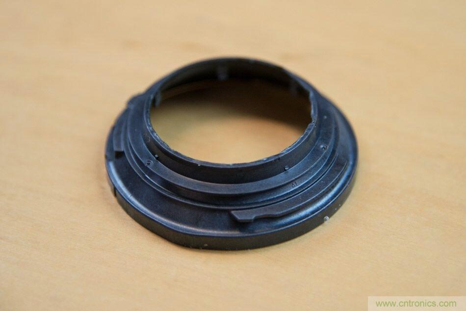 拆解戴森吹風(fēng)機(jī)：近三千元的價(jià)格貴在哪？