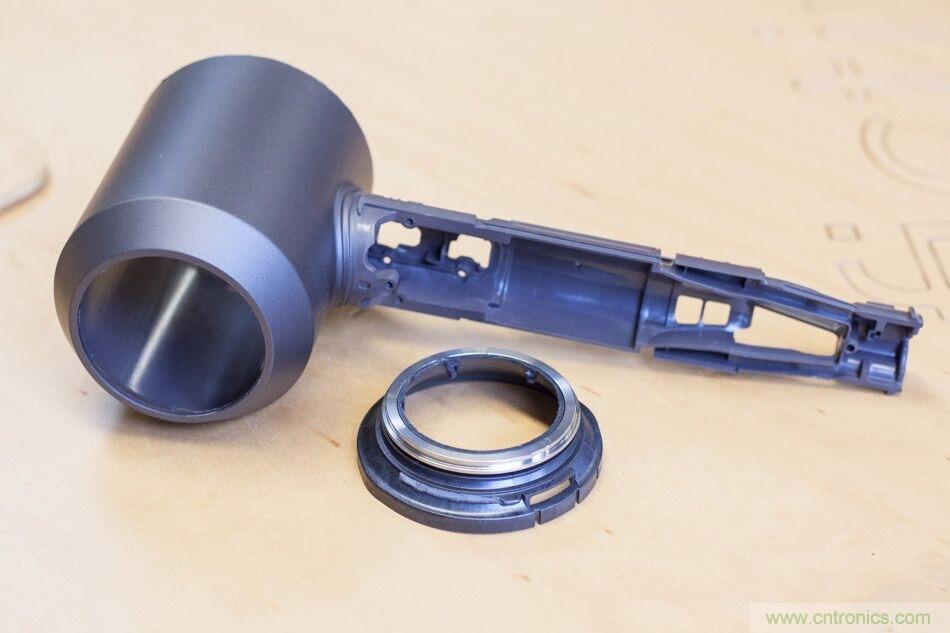 拆解戴森吹風(fēng)機(jī)：近三千元的價(jià)格貴在哪？