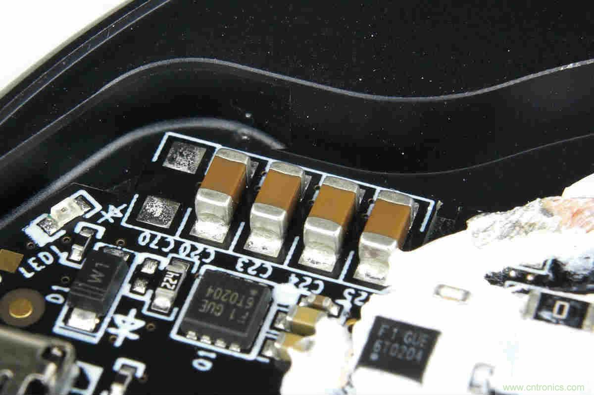 拆解對比：系出同門，小米、紫米無線充電器的差別有多大？