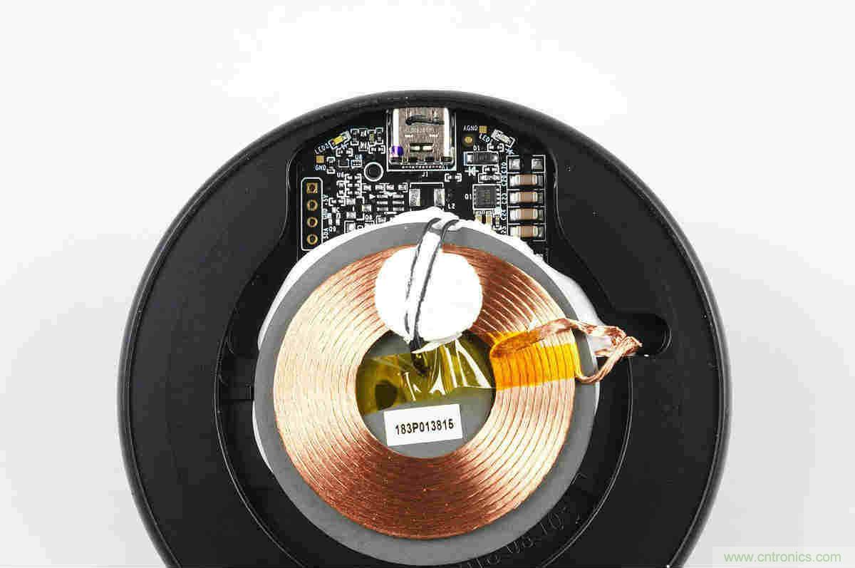 拆解對比：系出同門，小米、紫米無線充電器的差別有多大？