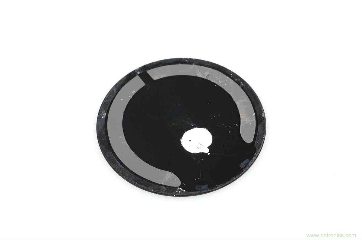 拆解對比：系出同門，小米、紫米無線充電器的差別有多大？