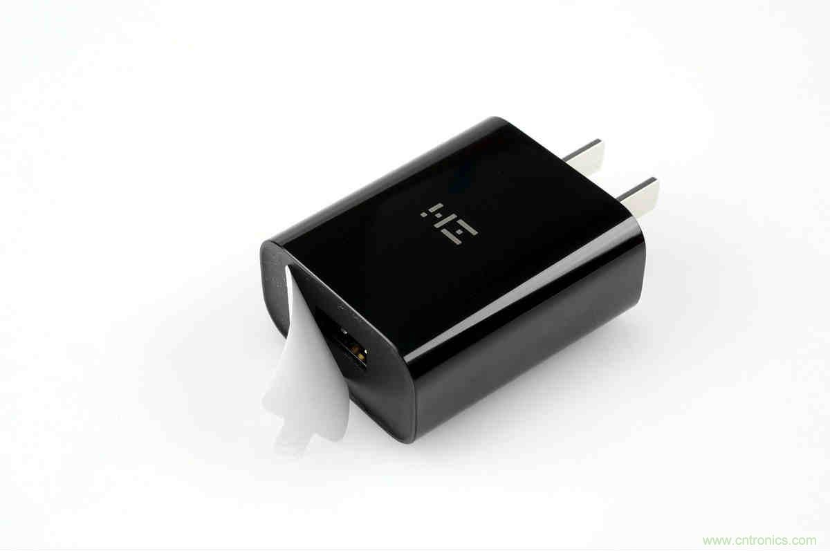 拆解對比：系出同門，小米、紫米無線充電器的差別有多大？