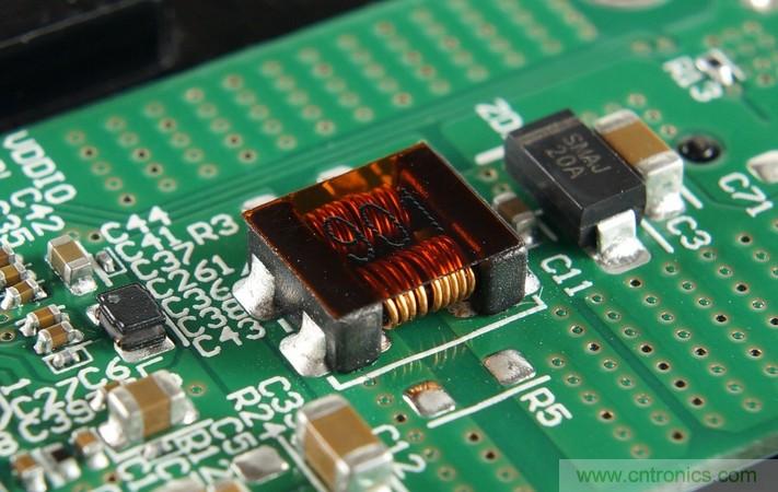 拆解對比：系出同門，小米、紫米無線充電器的差別有多大？