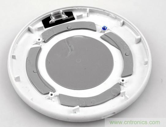 拆解對比：系出同門，小米、紫米無線充電器的差別有多大？