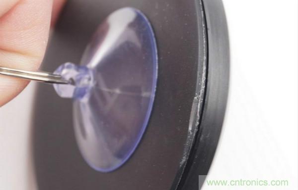 拆解華為保時(shí)捷設(shè)計(jì)快充無(wú)線充電器：憑啥能賣699？