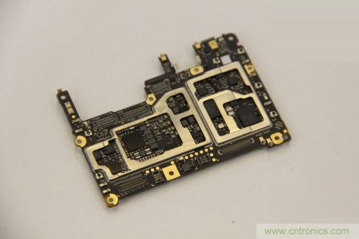 堅(jiān)果R1拆解：內(nèi)部設(shè)計(jì)究竟如何？