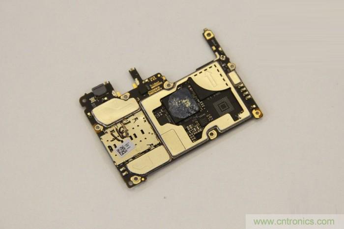 堅(jiān)果R1拆解：內(nèi)部設(shè)計(jì)究竟如何？