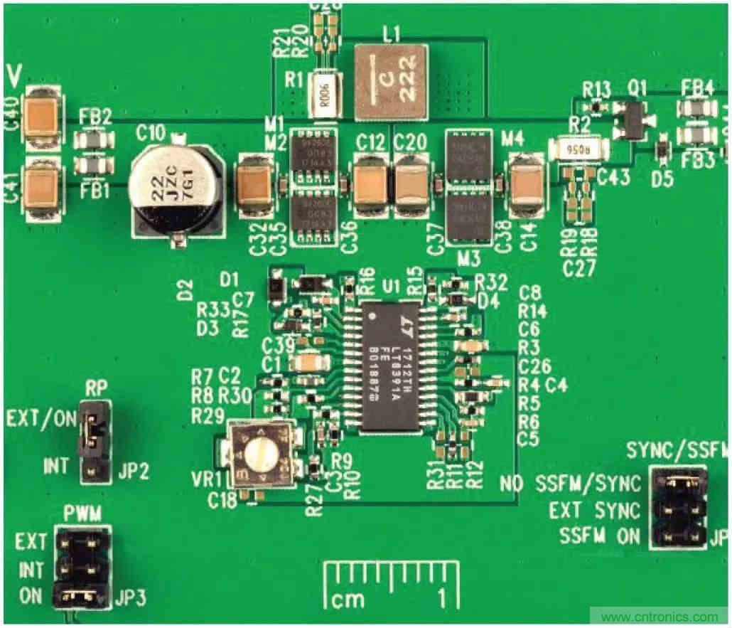一顆芯驅(qū)動整個車前燈組，這個控制器是怎么做到滴？
