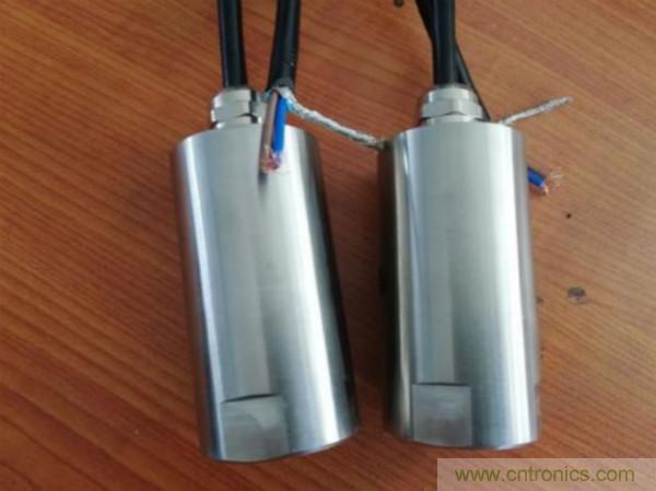 振動傳感器的機電變換原理？主要的分類有哪些？