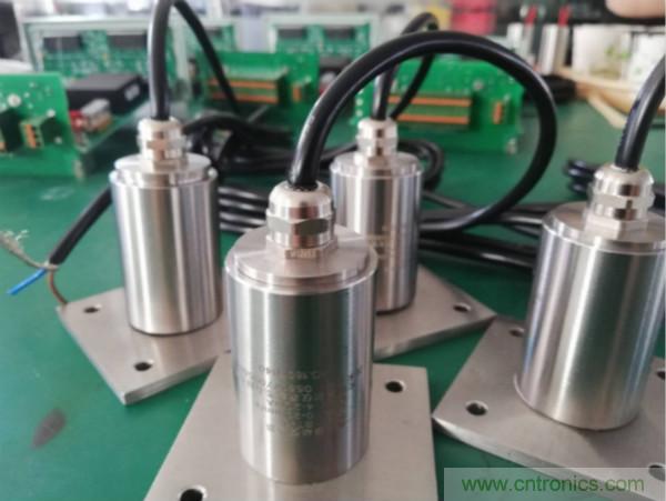 振動傳感器的機(jī)電變換原理？主要的分類有哪些？