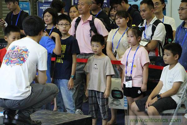 WAIE大戰(zhàn)&ldquo;利奇馬&rdquo;，3萬真粉如約駕臨&ldquo;WAIE 2019第四屆上海國際人工智能展覽會&rdquo;