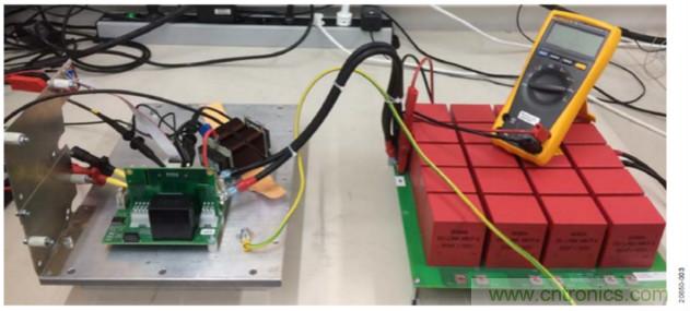 如何用隔離式柵極驅(qū)動(dòng)器和LT3999 DC/DC轉(zhuǎn)換器驅(qū)動(dòng)1200 V SiC電源模塊？