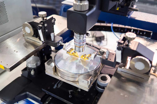 別再只盯著光刻機(jī)了！自動化測試對于芯片制造同樣重要