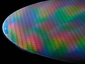 硅光技術(shù)新突破：意法半導(dǎo)體PIC100開啟數(shù)據(jù)中心高能效時(shí)代