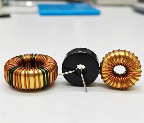 磁珠電感、磁環(huán)電感與色環(huán)電感：電磁濾波世界的三重變奏曲